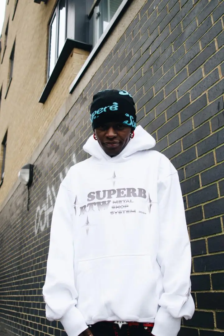 superb white hoodie